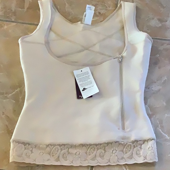 Yara Size Med Reducing Thermal Camisol Line Vest New With Tags. Made in Colombia - Picture 1 of 4